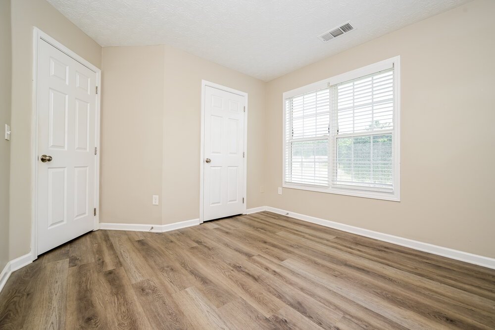 3-Bed Rental on 10 Dearing Cove photo 12