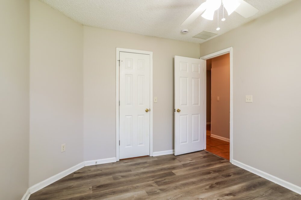 3-Bed Rental on 8073 Leafcrest Dr photo 12