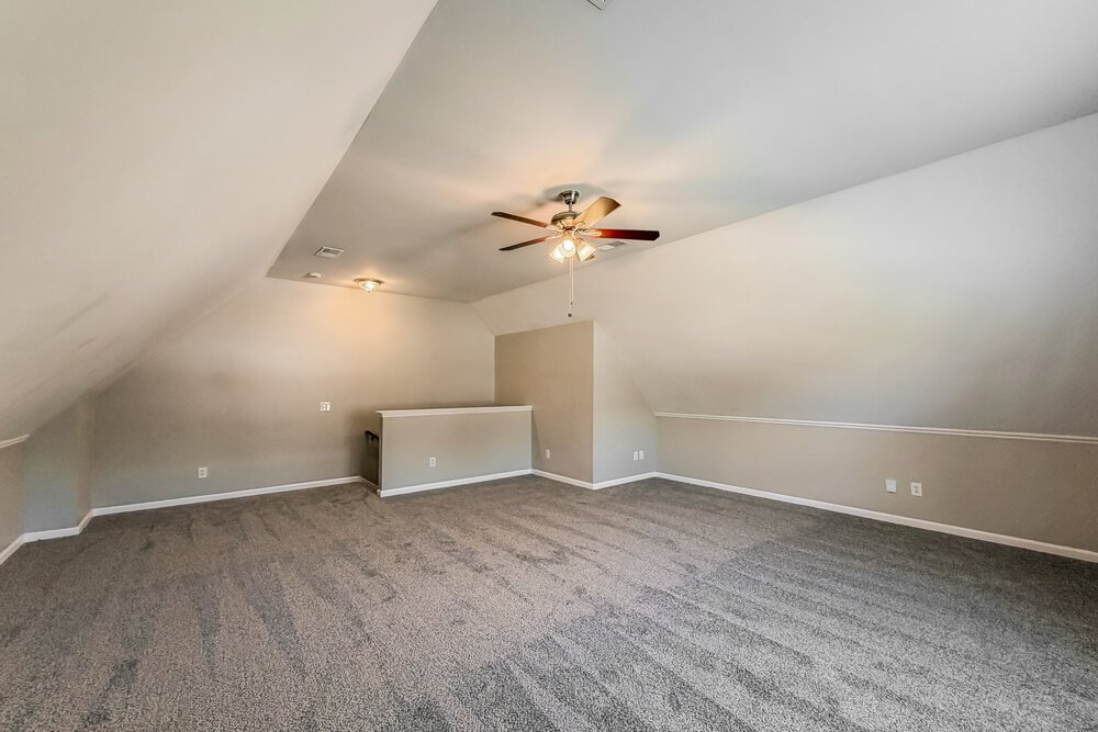 4-Bed Rental on 100 Homestead Ln photo 12