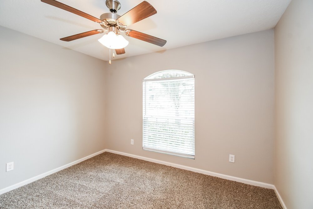4-Bed Rental on 15847 Rachel Creek photo 12