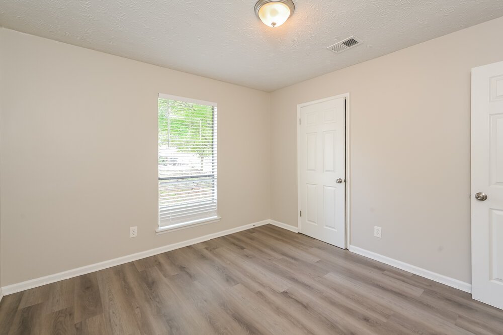 3-Bed Rental on 5177 Aberdeen Ct photo 12