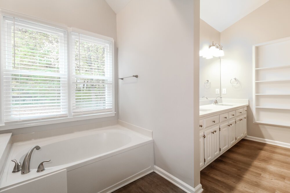 3-Bed Rental on 2570 Broadmoor Ct photo 12