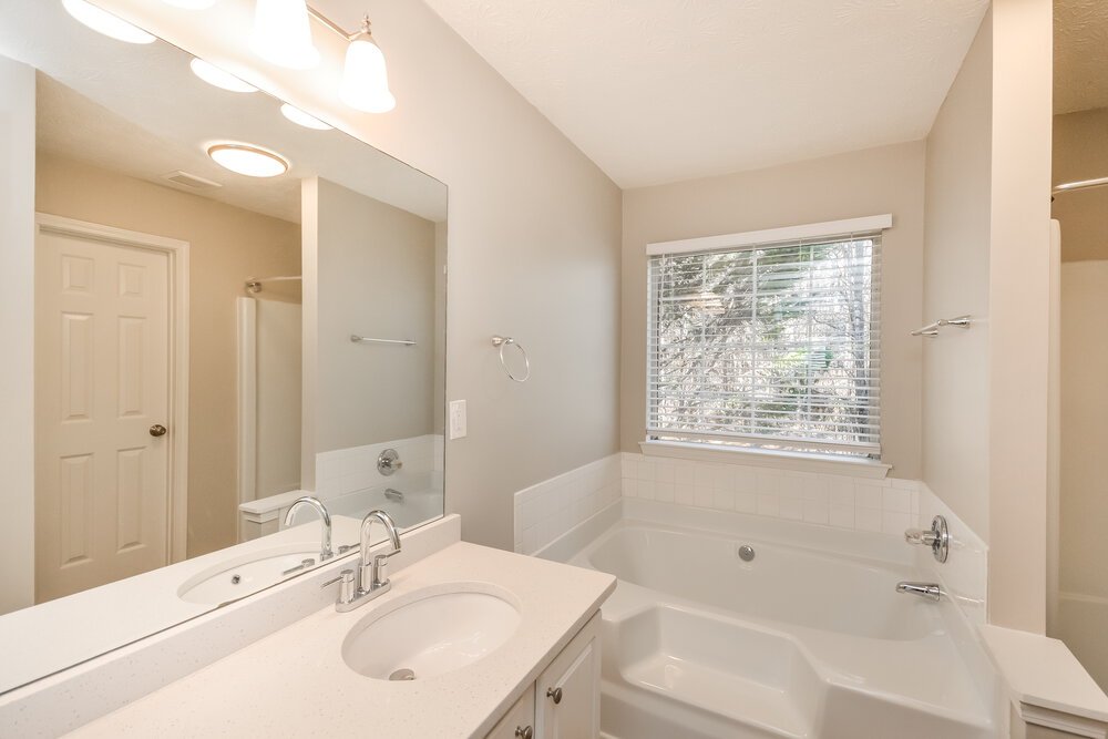 4-Bed Rental on 5621 Winchester Pl photo 12