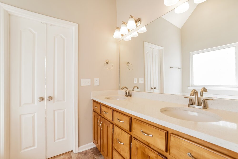 3-Bed Rental on 2221 Linda Shore photo 12