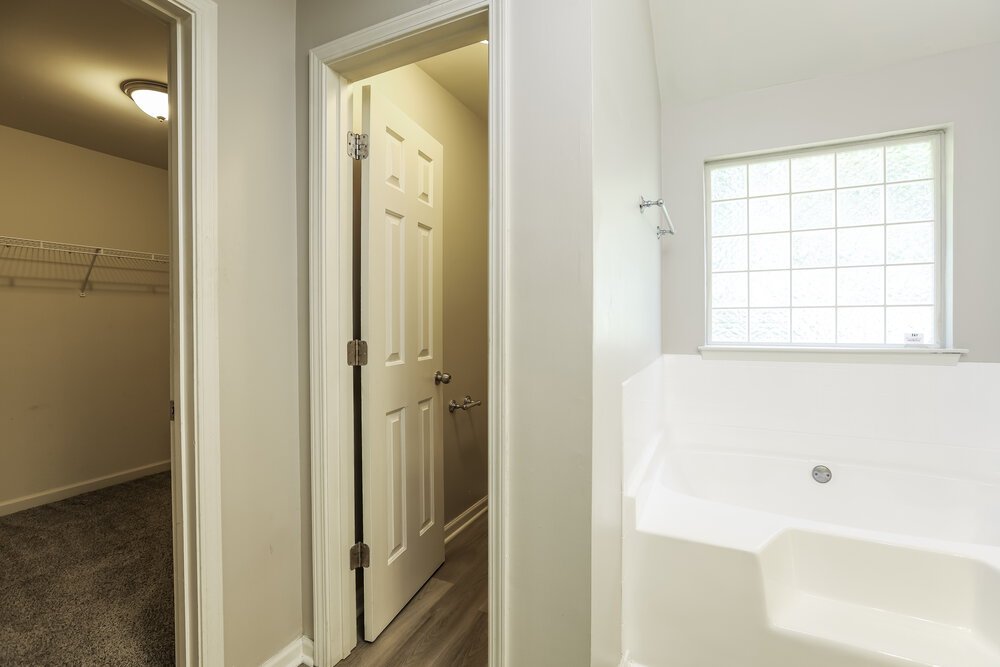 4-Bed Rental on 3112 Berthas Overlook photo 12