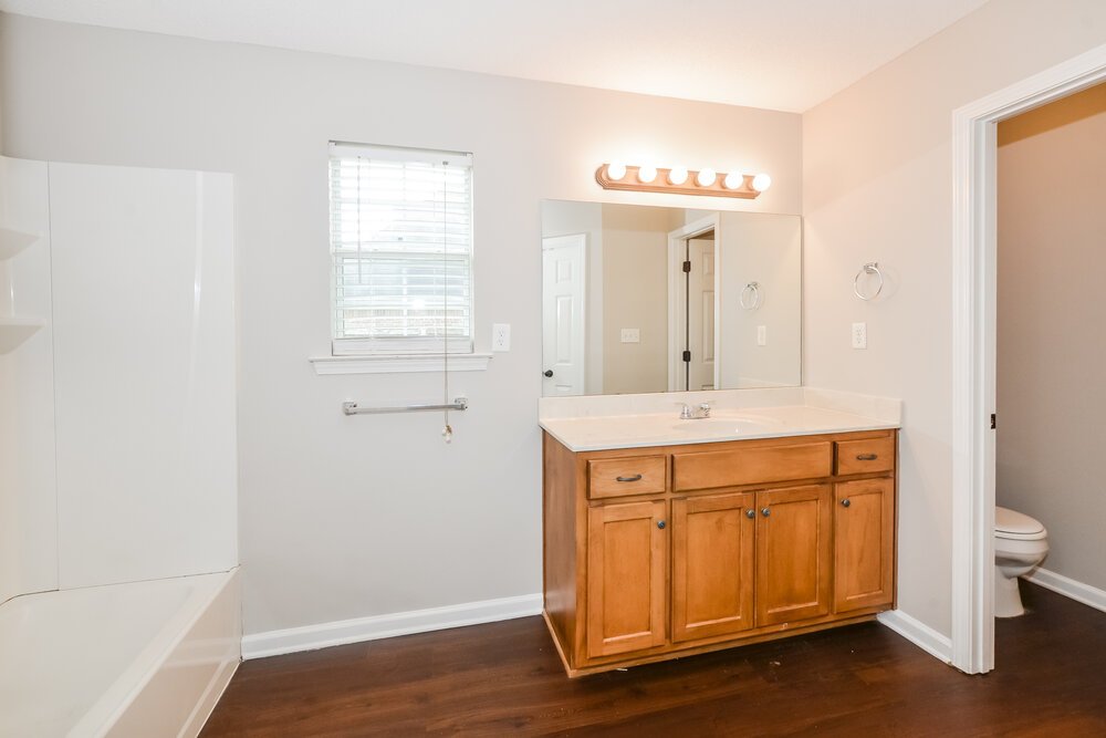 4-Bed Rental on 7916 Ridgedale Dr photo 12