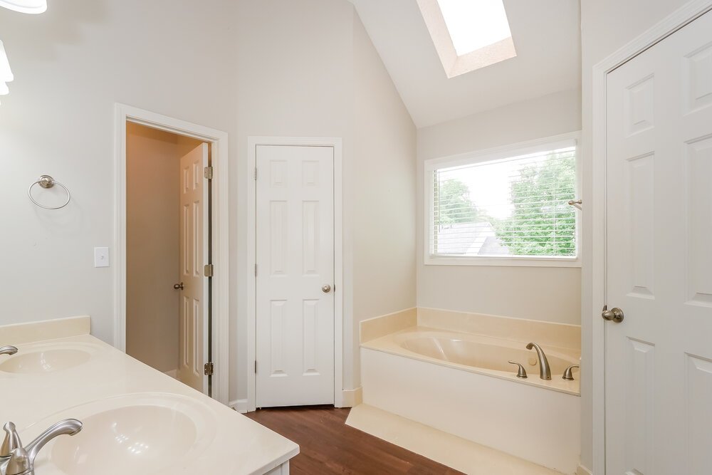 4-Bed Rental on 8982 Carrollwood Ln photo 12