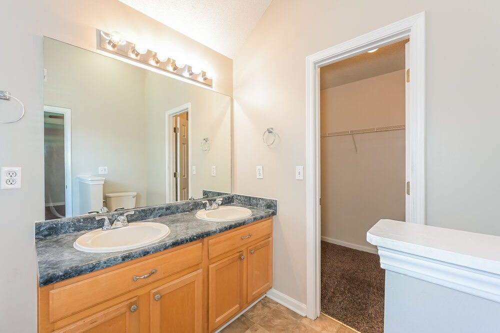 3-Bed Rental on 4710 Millenium View photo 12