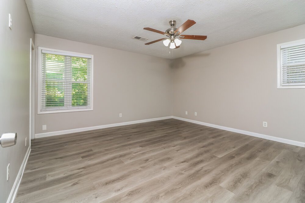 3-Bed Rental on 3000 Owens Meadow photo 12