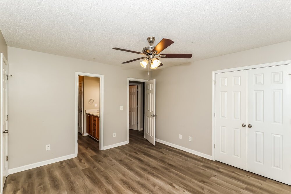 3-Bed Rental on 214 Ben Ln photo 12
