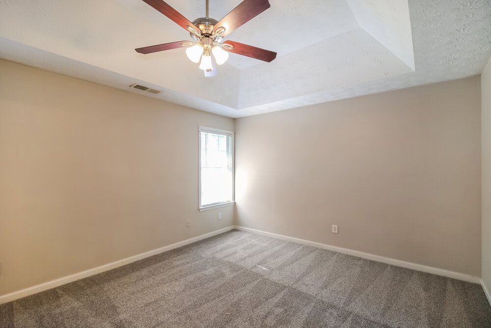 3-Bed Rental on 1905 Elm Park photo 12