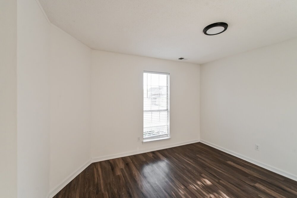 3-Bed Rental on 7159 Creekside Dr photo 12