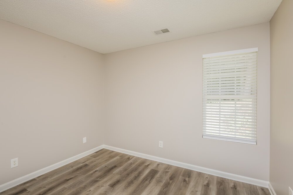 3-Bed Rental on 785 Ashland Park photo 13