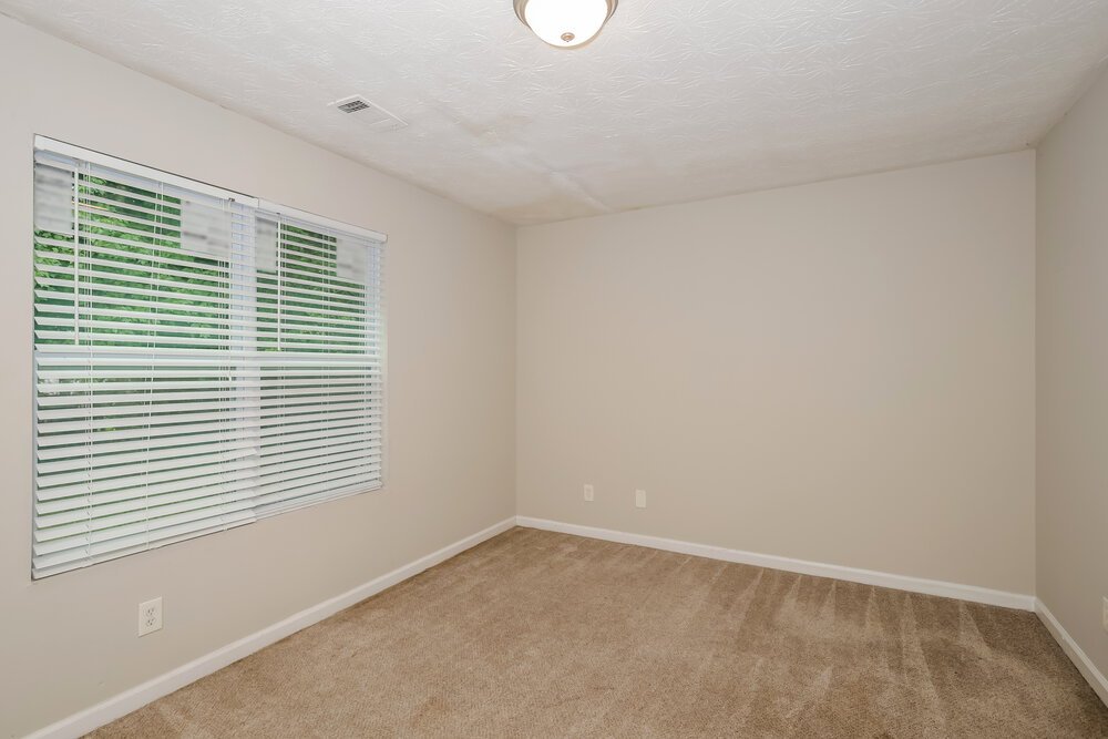 3-Bed Rental on 2059 Oak Terrace photo 13