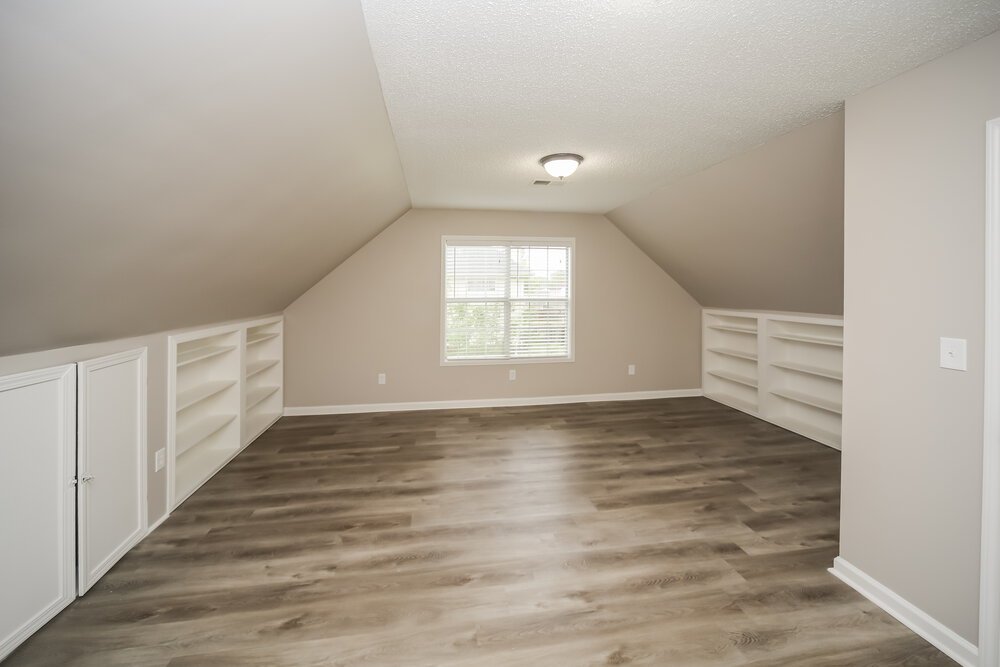 4-Bed Rental on 7228 Hunters Horn photo 13