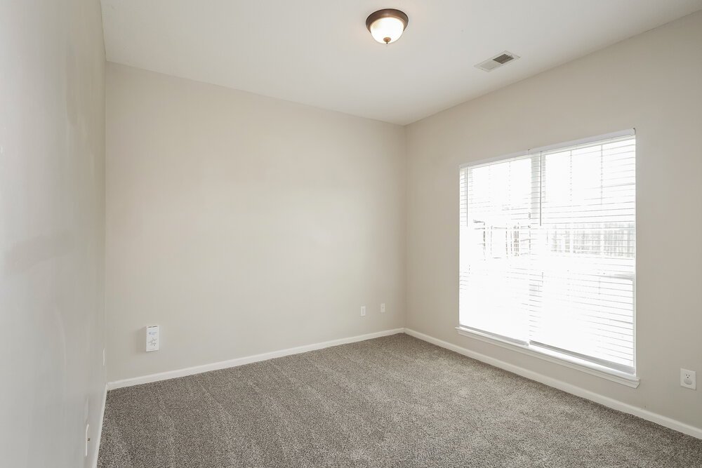 3-Bed Rental on 8426 Linda Shore photo 13