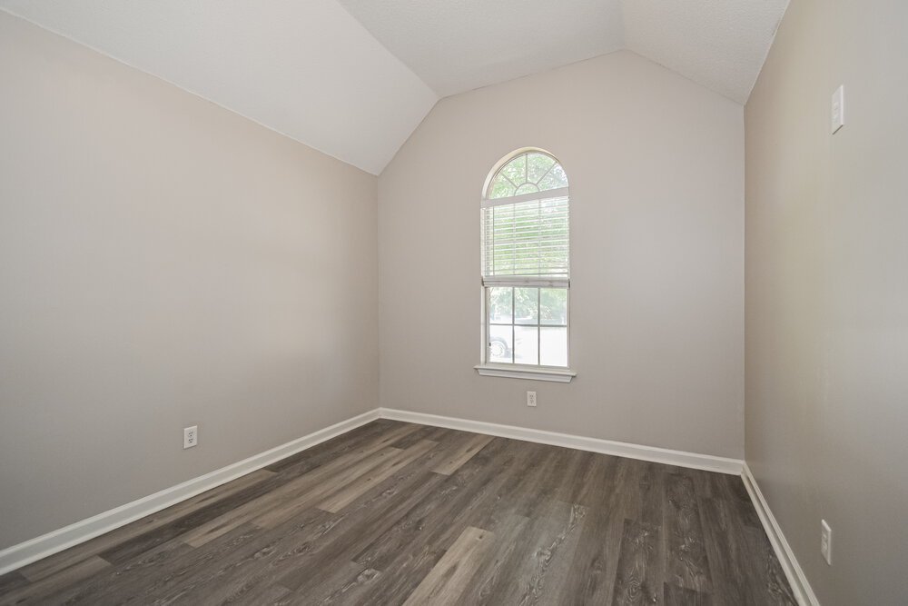 3-Bed Rental on 5746 Oakley Dr photo 13