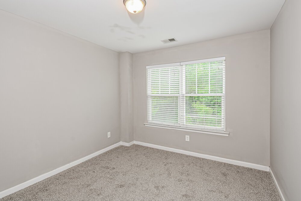 4-Bed Rental on 466 Fieldcrest Drive photo 13