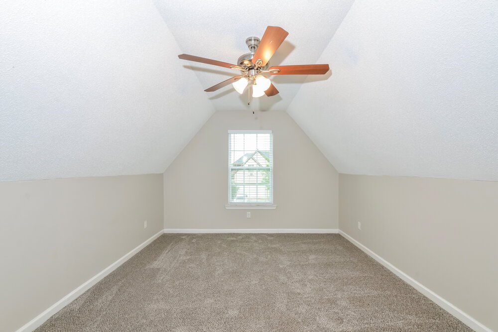 4-Bed Rental on 7916 Ridgedale Dr photo 13