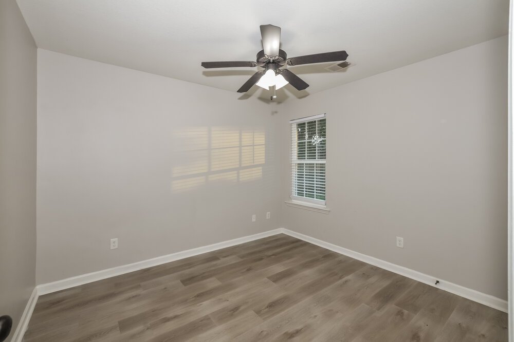 4-Bed Rental on 9007 Billy Pat photo 13