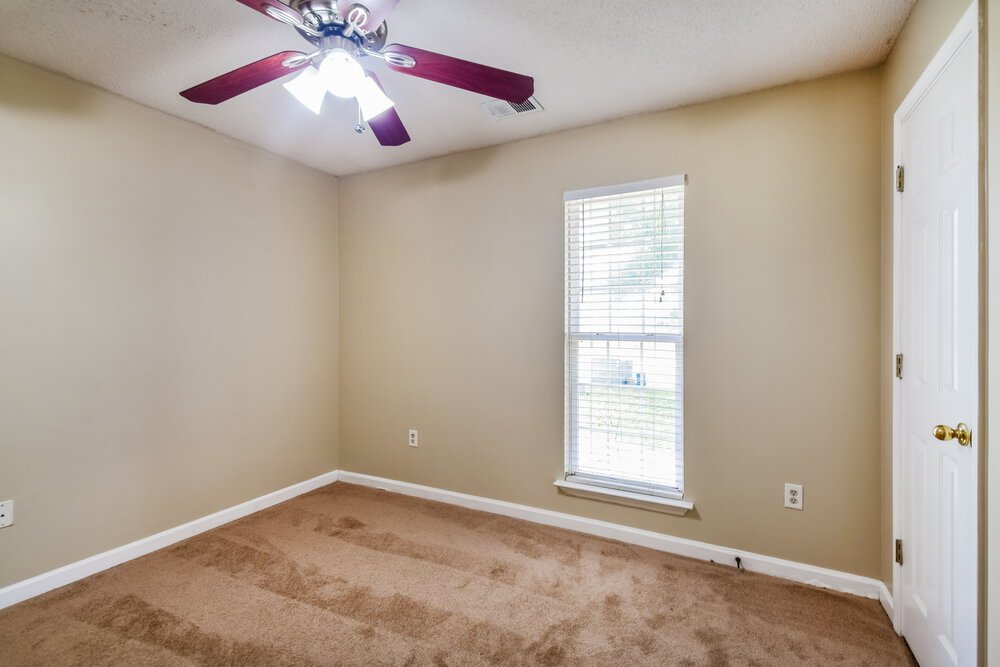 3-Bed Rental on 8035 Park Pike photo 13