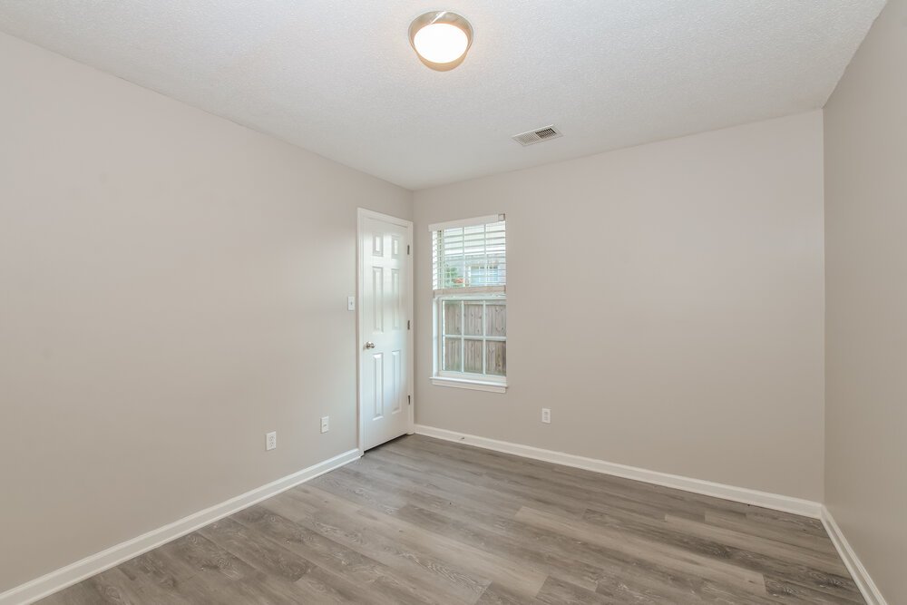 3-Bed Rental on 8280 Dexter Ridge photo 13