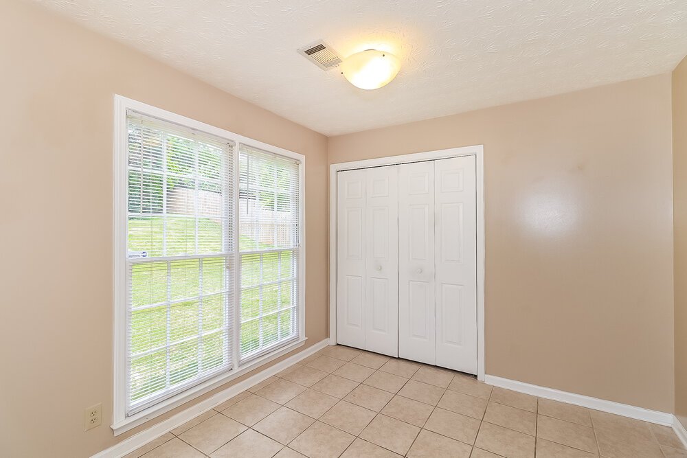 3-Bed Rental on 3935 Willowmeade Drive photo 13
