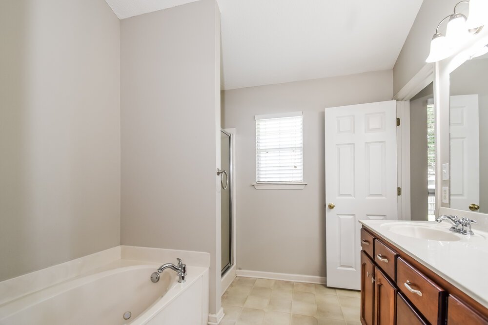 4-Bed Rental on 8181 Martin Dr photo 13