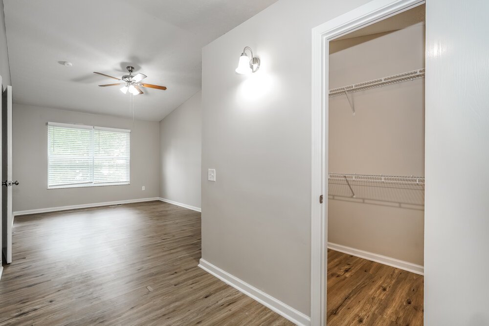 4-Bed Rental on 2656 Willowgate Rd photo 13