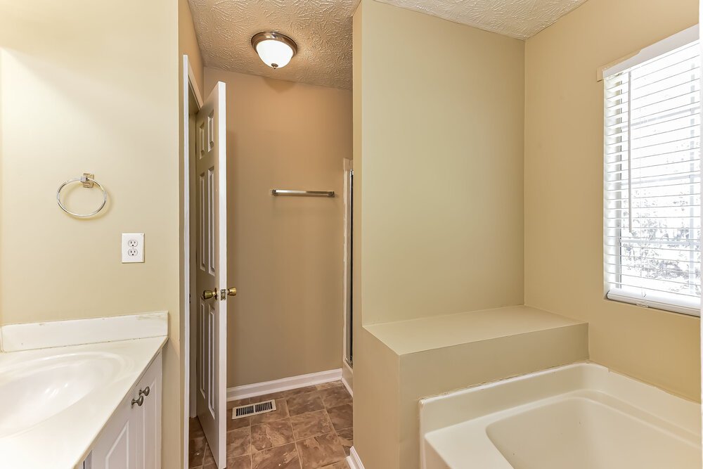 4-Bed Rental on 735 Bridgewood Ct photo 13