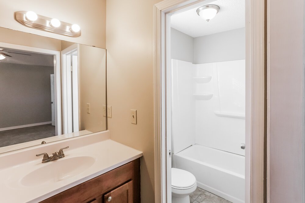 3-Bed Rental on 5305 N Oak photo 13