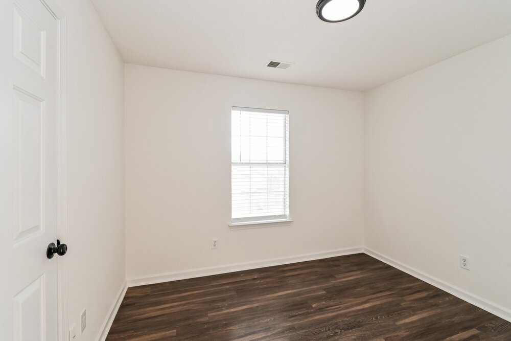 3-Bed Rental on 7159 Creekside Dr photo 13
