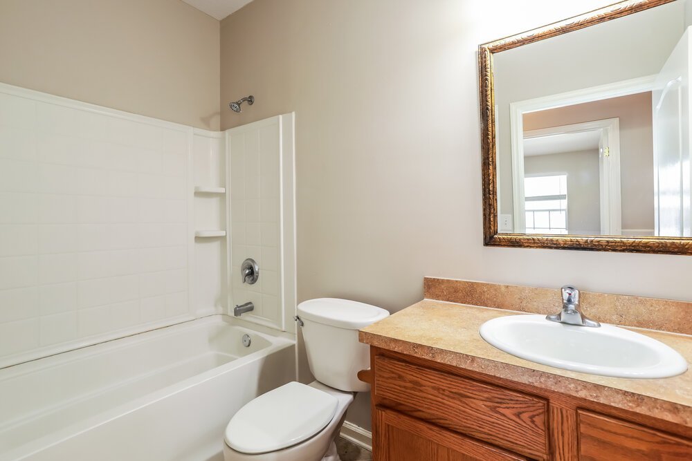 4-Bed Rental on 2732 Woodsdale Dr photo 14