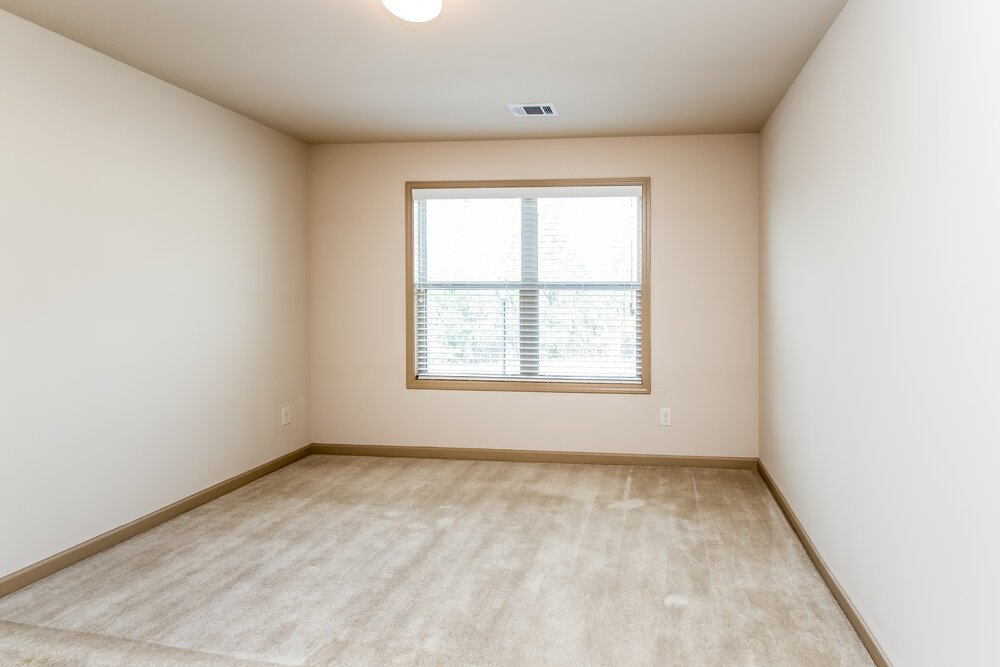 5-Bed Rental on 1971 Bridle Rd photo 14