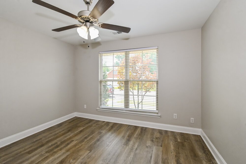 3-Bed Rental on 2932 S Hartland photo 14