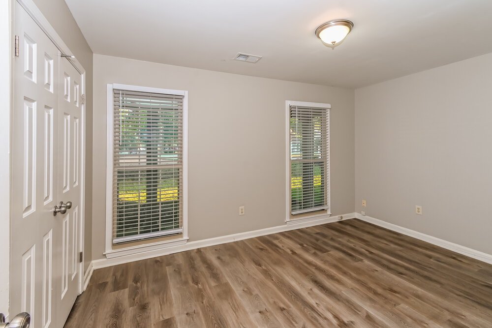 4-Bed Rental on 861 White Pine photo 14