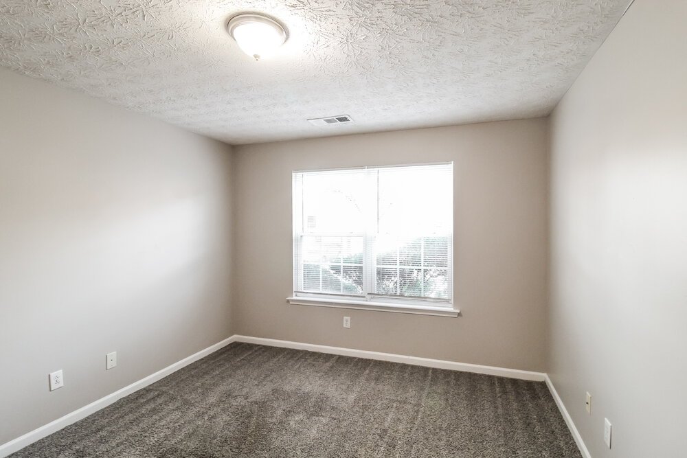 4-Bed Rental on 1247 Matt Moore photo 14