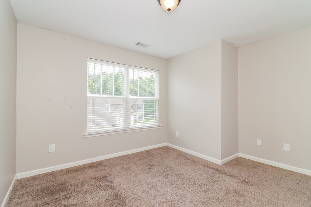 4-Bed Rental on 412 Fieldcrest Drive photo 14