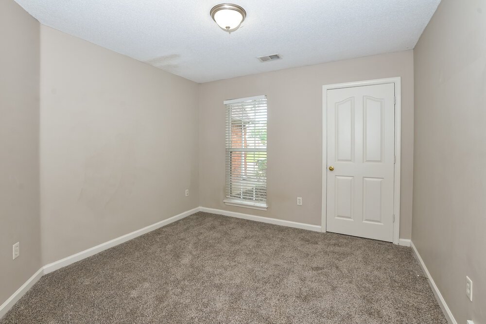 3-Bed Rental on 1859 Winners Circle photo 14