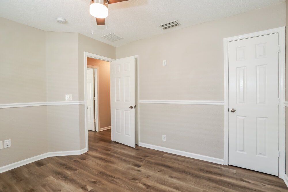 4-Bed Rental on 1306 Ardmore St photo 14