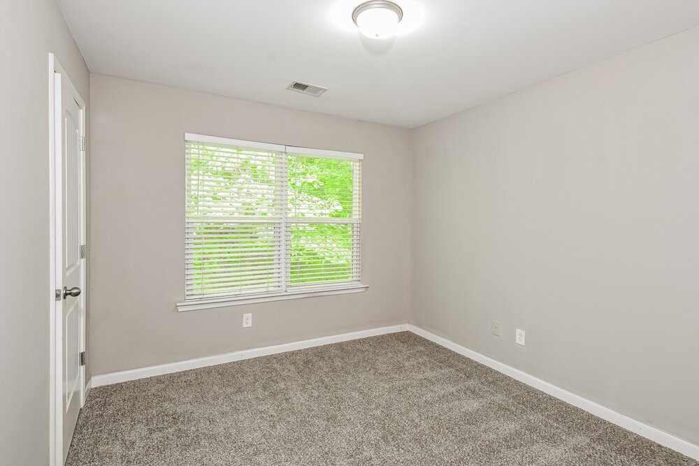 4-Bed Rental on 466 Fieldcrest Drive photo 14