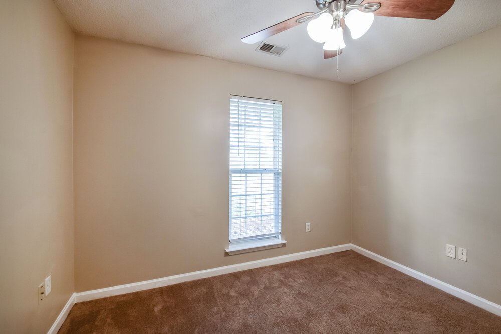 3-Bed Rental on 8035 Park Pike photo 14