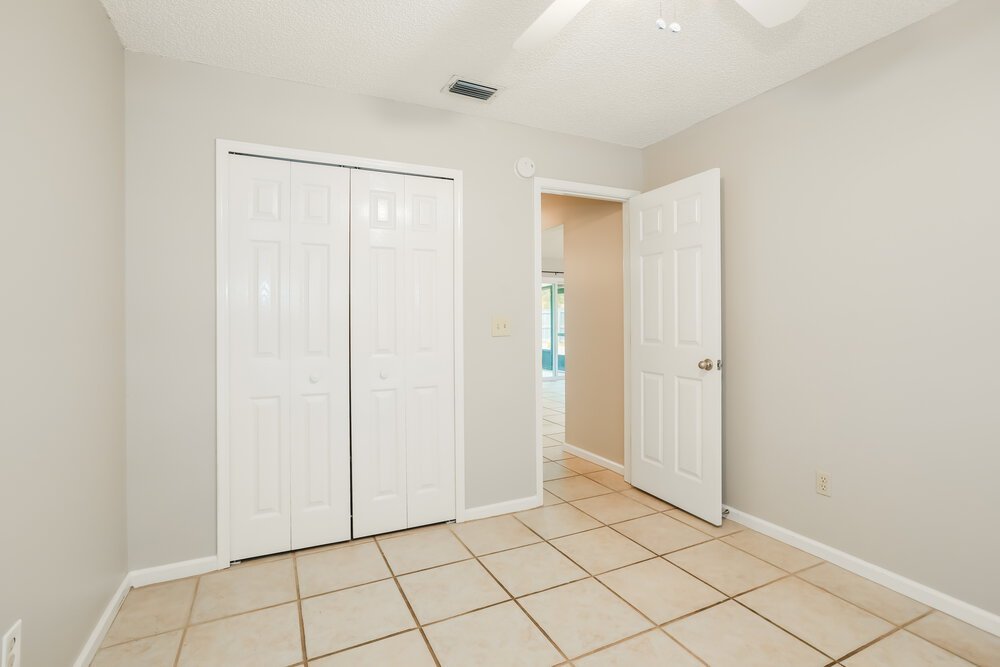 3-Bed Rental on 330 Canoe Cir photo 14