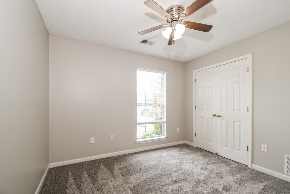 4-Bed Rental on 8181 Martin Dr photo 14