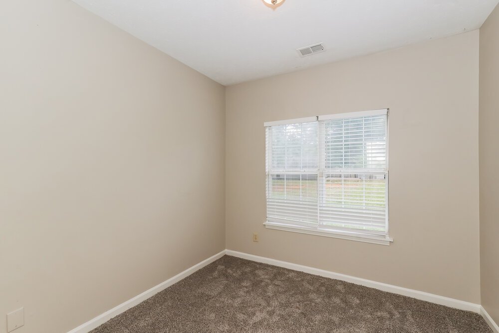 3-Bed Rental on 495 Anna Ave photo 14