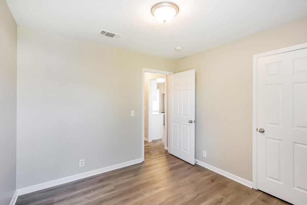 3-Bed Rental on 1312 S Hampton photo 14