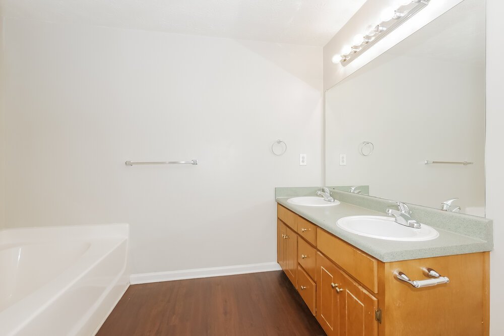 4-Bed Rental on 1002 Allegiance Dr photo 14