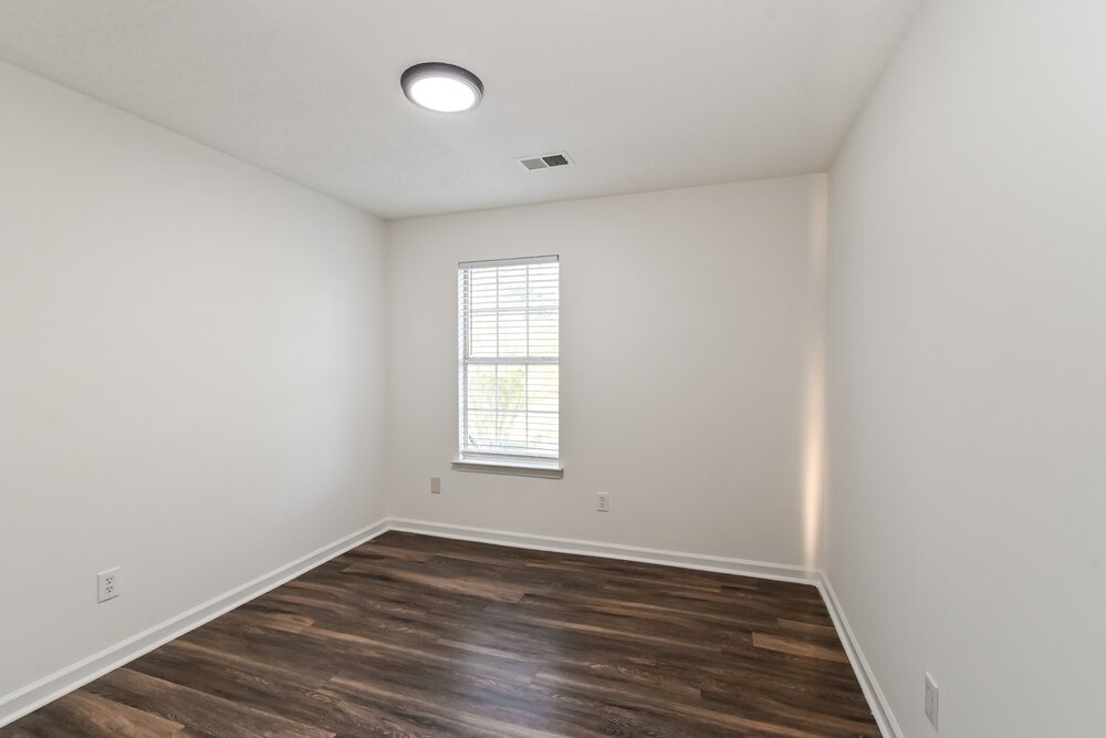 3-Bed Rental on 7159 Creekside Dr photo 14