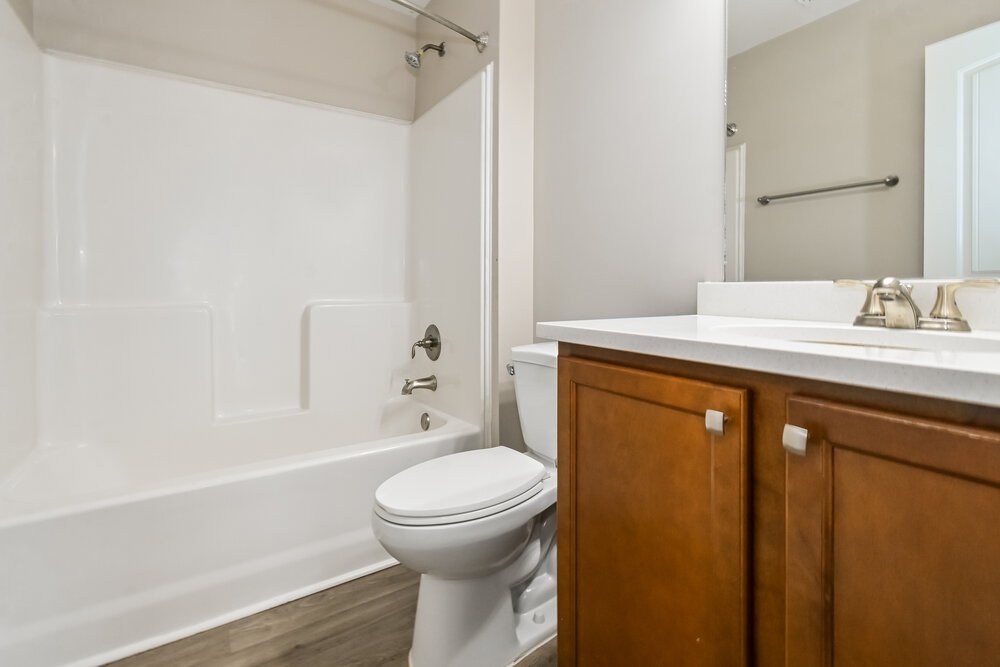 3-Bed Rental on 2932 S Hartland photo 15