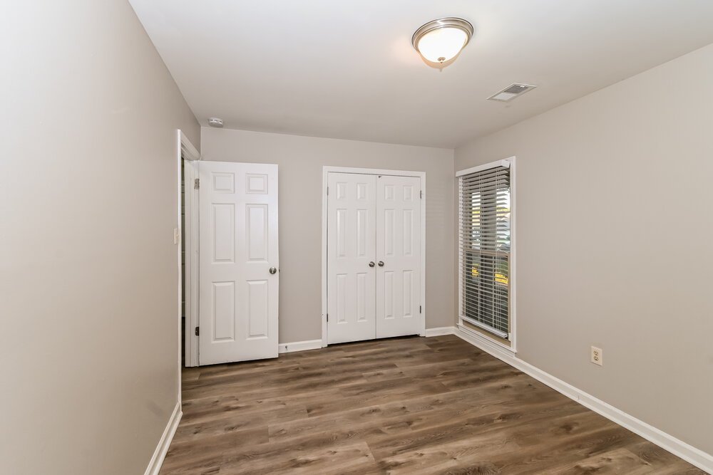 4-Bed Rental on 861 White Pine photo 15
